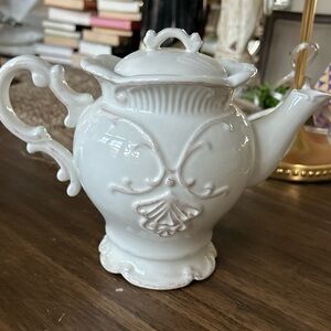 Casa Bella by Ganz fancy teapot